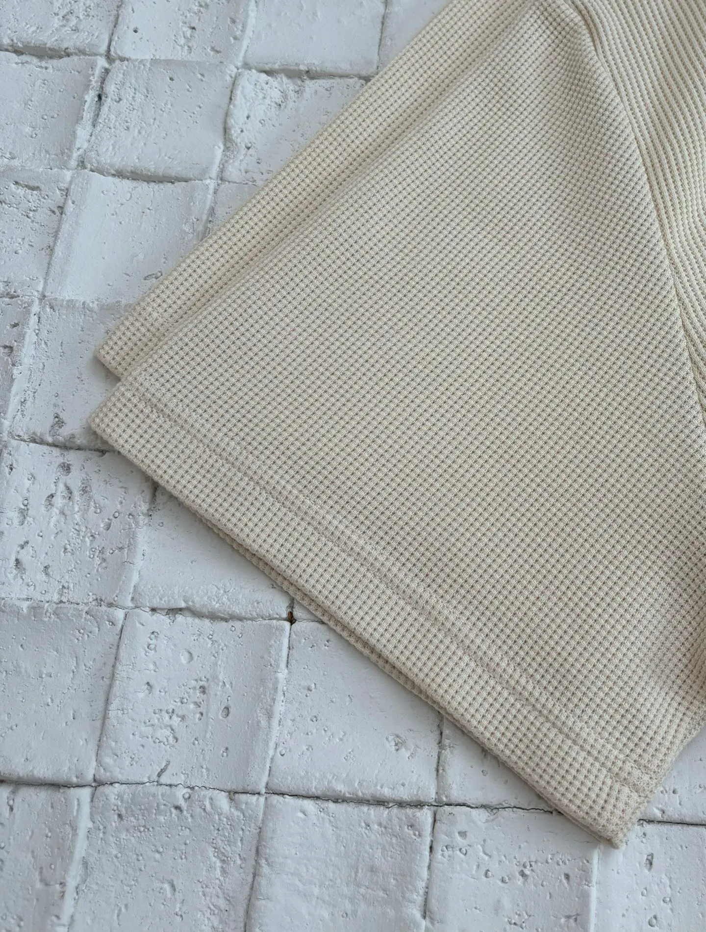 🅿️280 Come Hearts*/Cro Hearts 25Ss new embroidered waffle short sleeves. The fabric is made of 250G pure cotton waffle. The upper body is comfortable. The chest embroidery is made of imported embroidery machines. Precision work. The leather tag is made of imported lambskin. Size: S/M/L